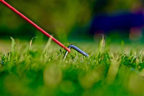 how to use tent stakes